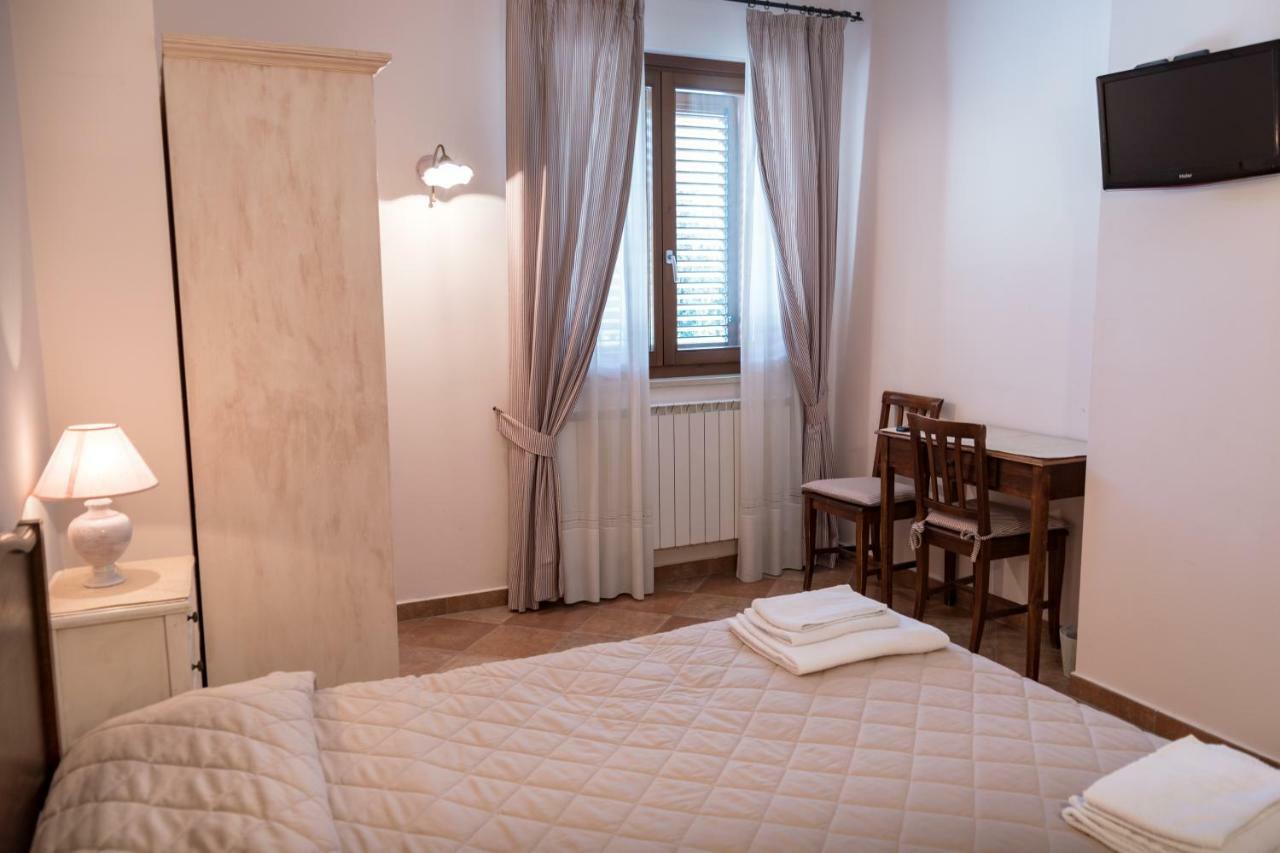 Bed & Breakfast Al Pian D'Assisi Exteriör bild