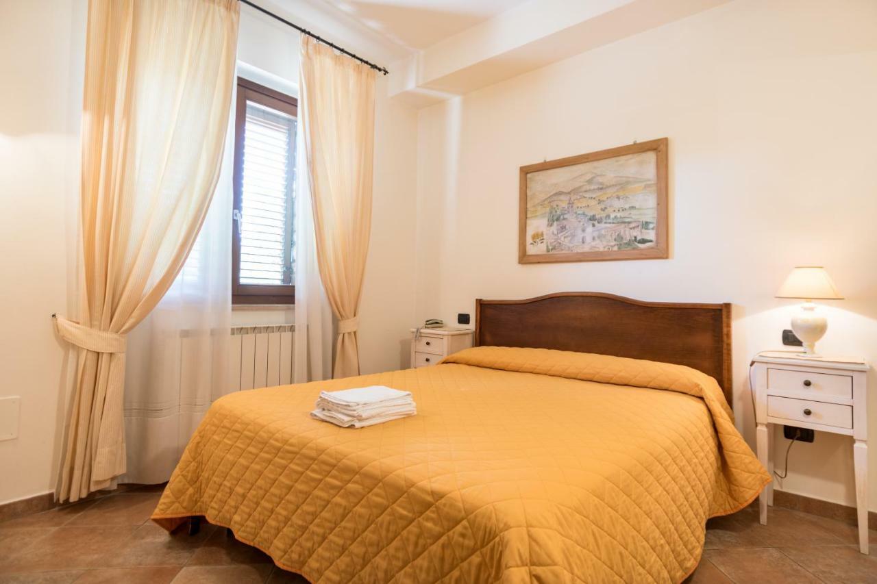 Bed & Breakfast Al Pian D'Assisi Exteriör bild
