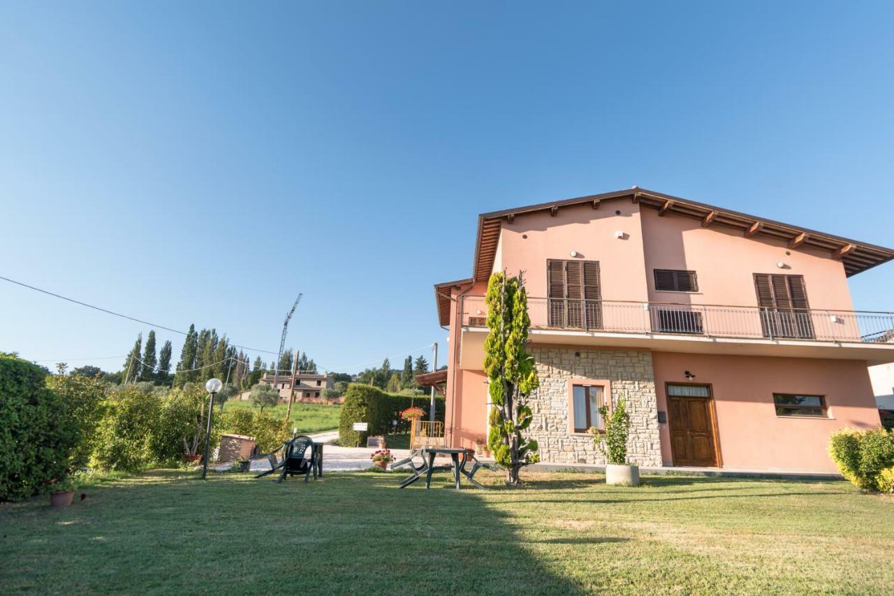Bed & Breakfast Al Pian D'Assisi Exteriör bild