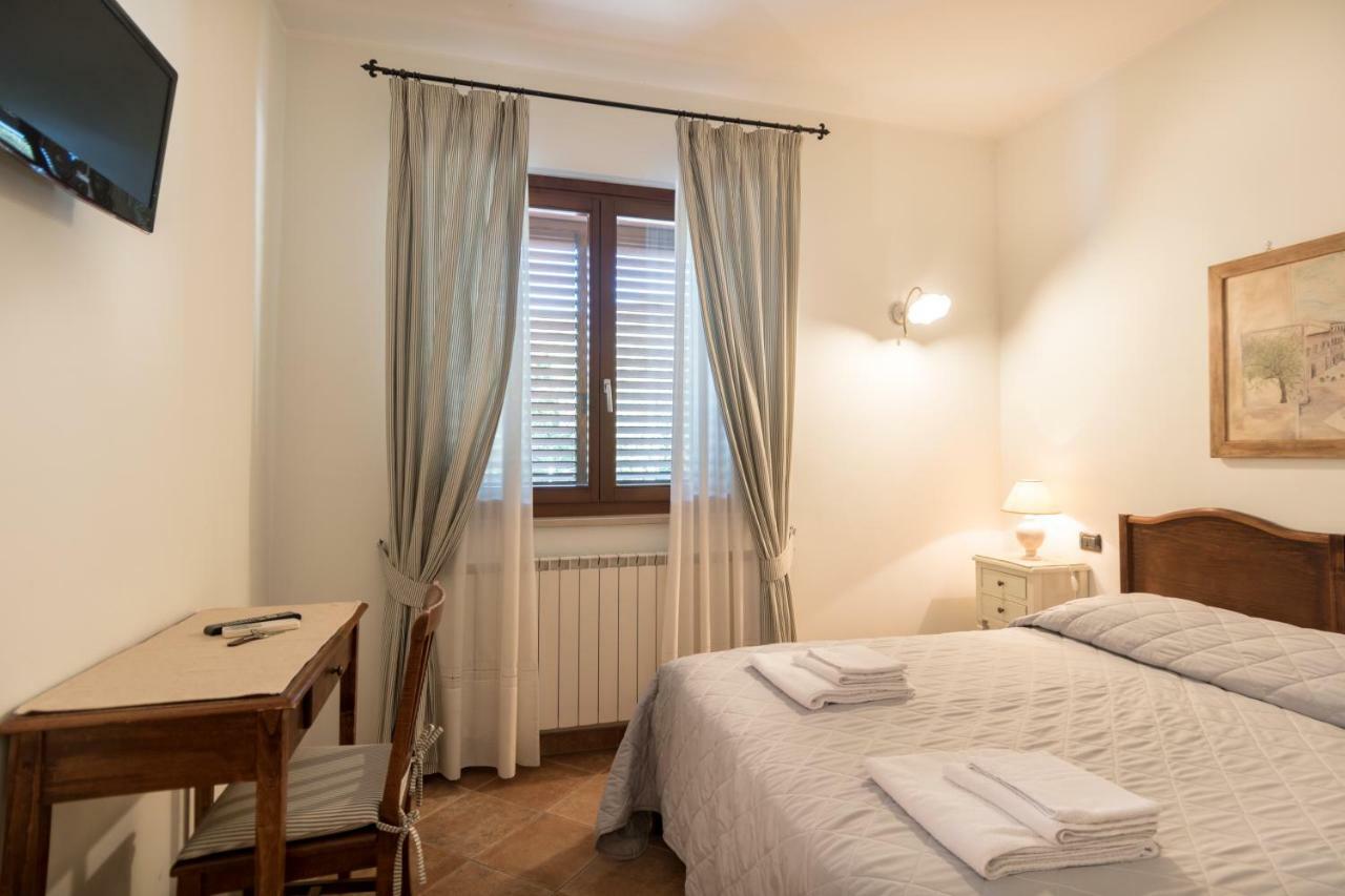 Bed & Breakfast Al Pian D'Assisi Exteriör bild