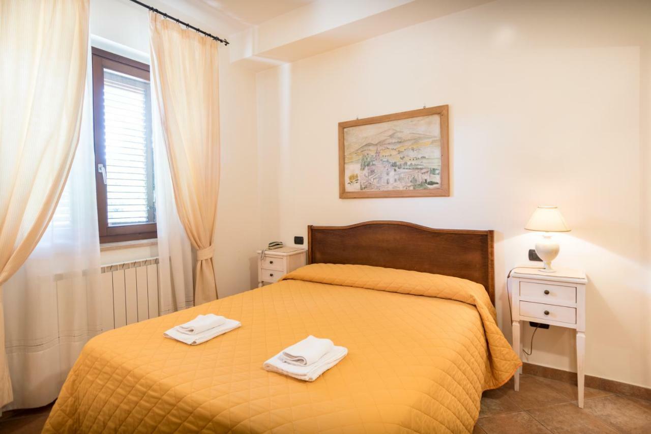 Bed & Breakfast Al Pian D'Assisi Exteriör bild