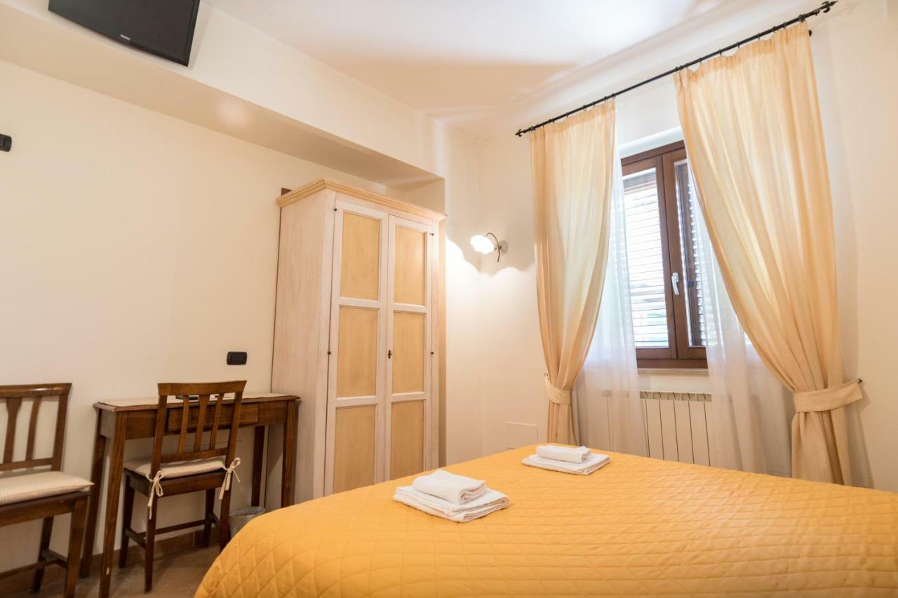 Bed & Breakfast Al Pian D'Assisi Exteriör bild