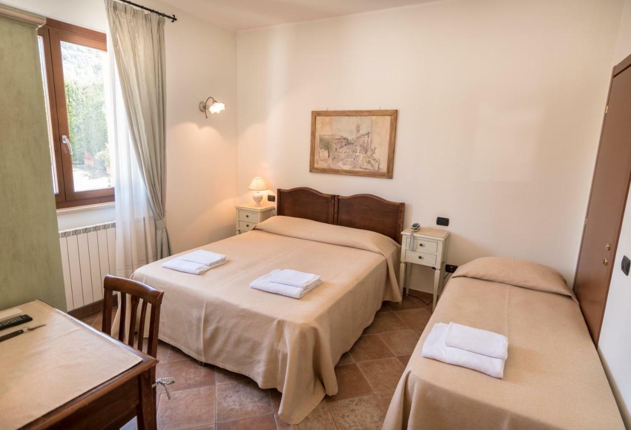 Bed & Breakfast Al Pian D'Assisi Exteriör bild